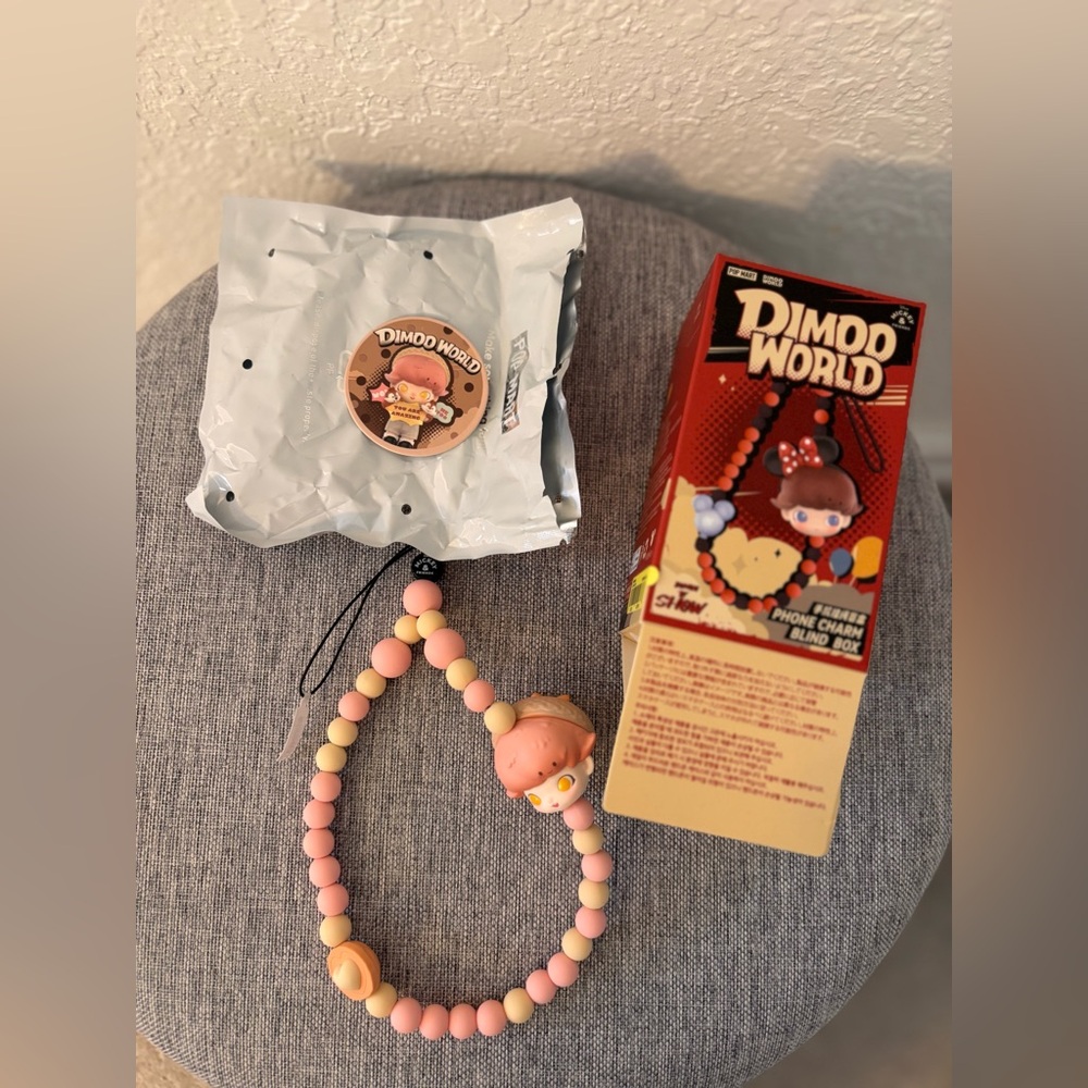 Dimoo World phone charm “Chip and Dale”